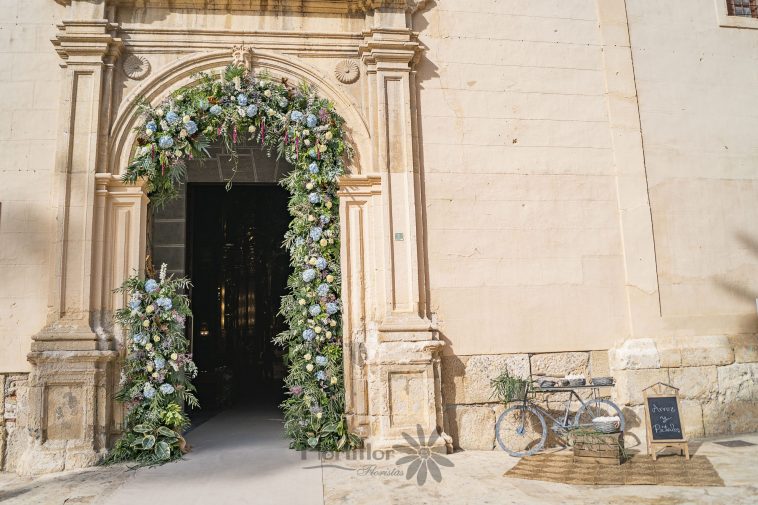 decoracion entrada iglesia bodas